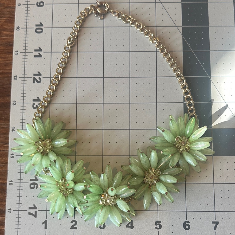 Elegant Floral Necklace with Light Green Petals